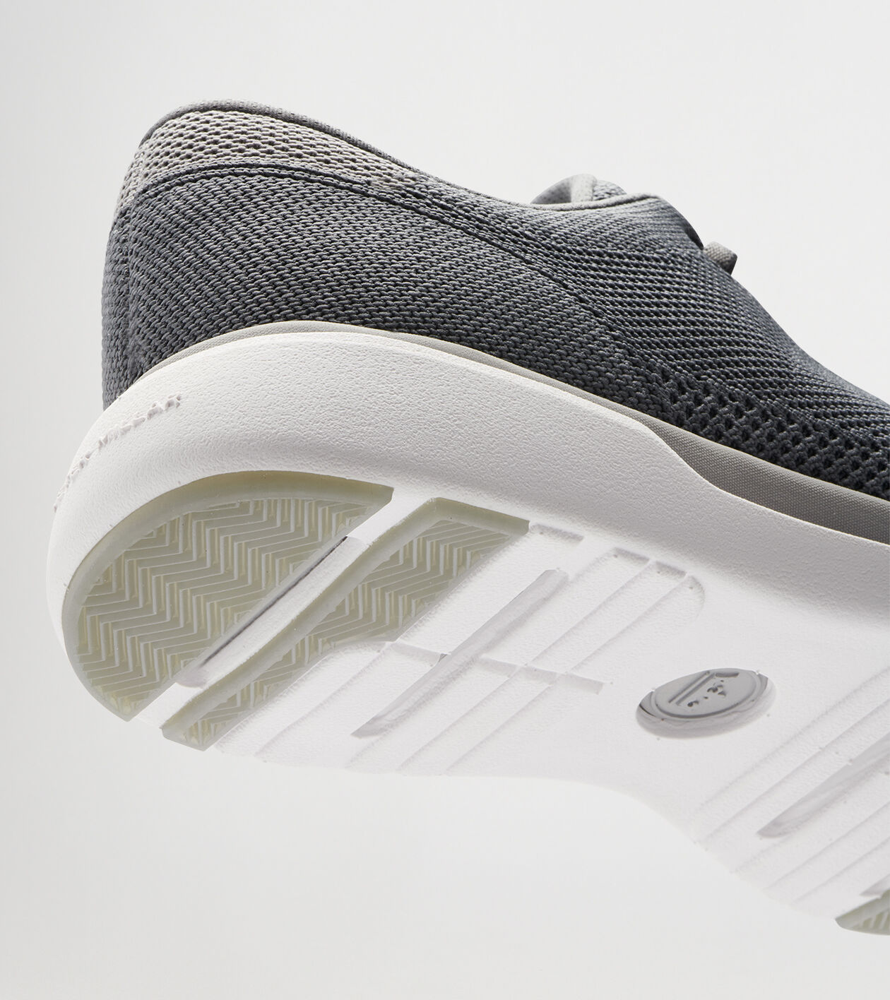 Glide V3 Sneaker 8 Glide V3 Sneaker